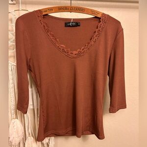 🤎 Rust Lace V-Neck Long Sleeve Top NWT!